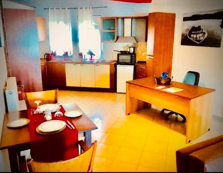 Votsalakia Luxury Apartments Selinia Bagian luar foto